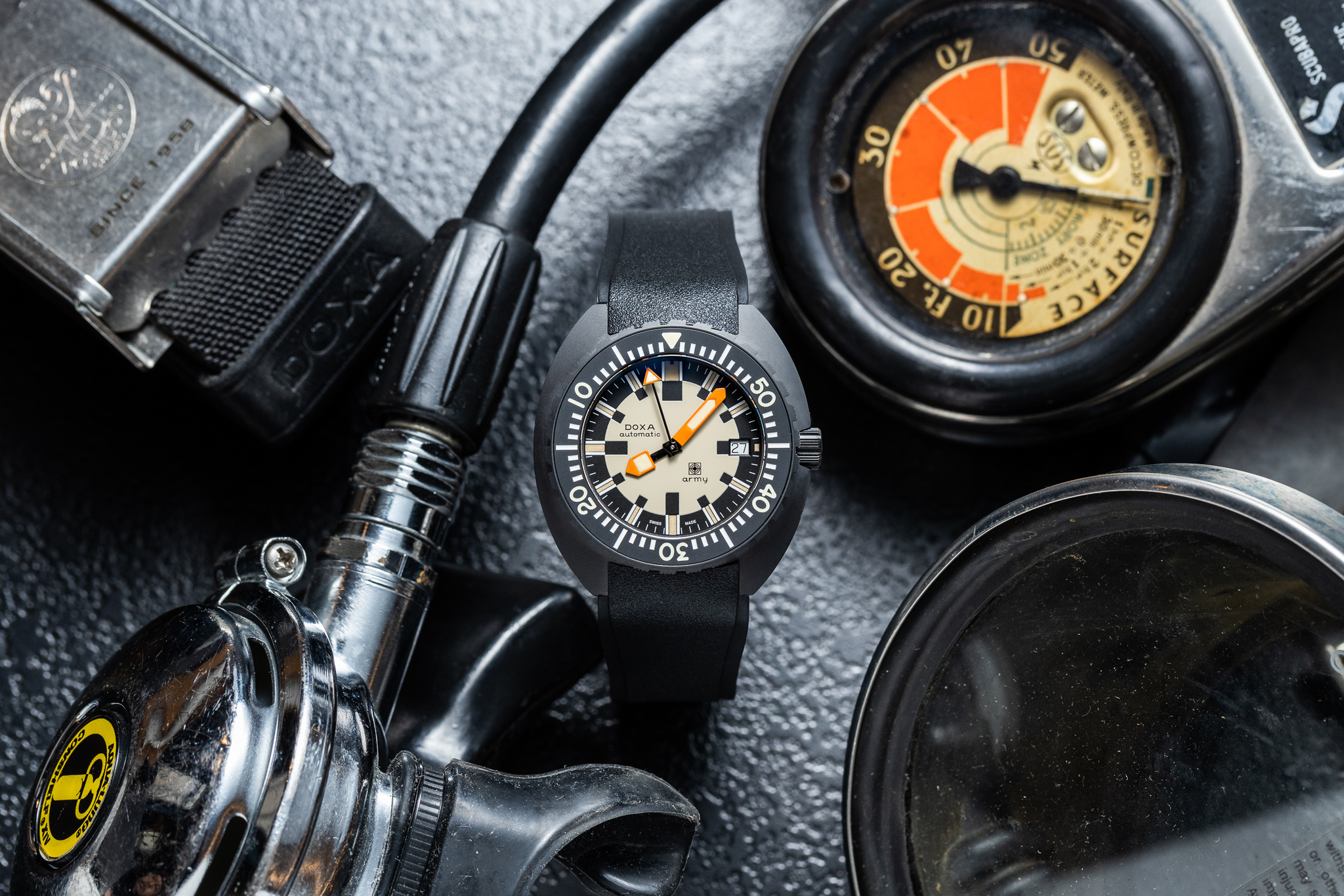 CP-A0074　DOXA　ヴィンテージ腕時計　動作品　メンズ　スイス Doxa_SUB_300T_785_00_031_20.