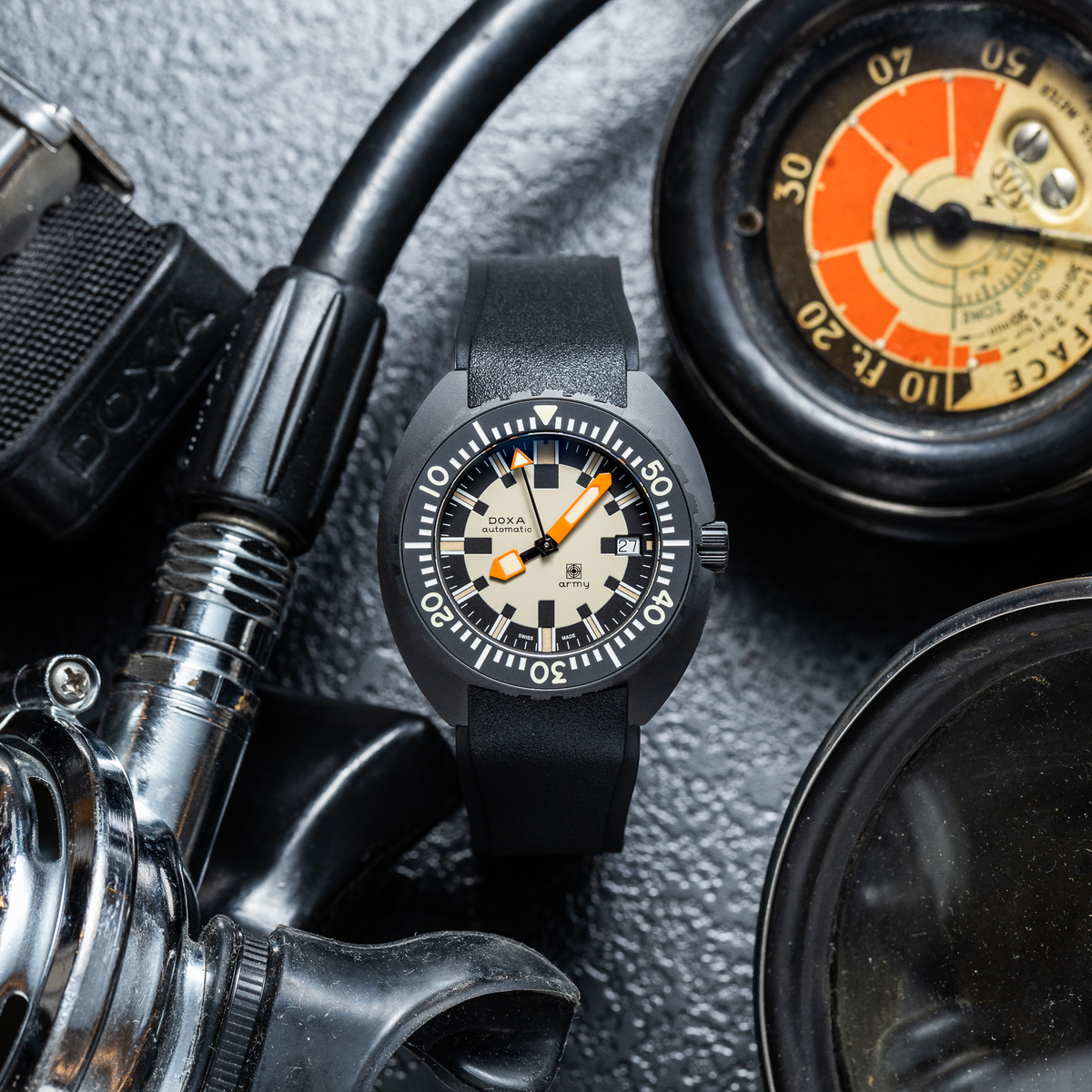 Doxa_SUB_300T_785_00_031_20.